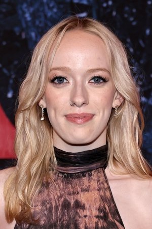 Amybeth McNulty portrait