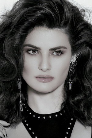 Isabeli Fontana portrait