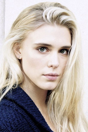Gaia Weiss portrait