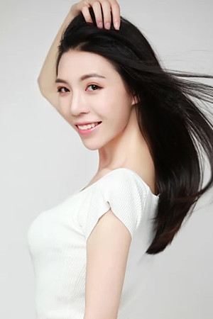He Yuanyuan portrait