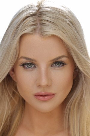 Baylee Curran portrait