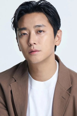 Ju Ji-hoon portrait