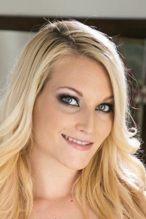 Skylar Madison portrait