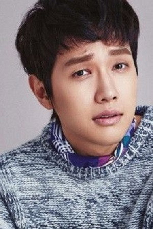 Ji Hyun-woo portrait