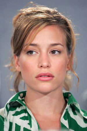 Piper Perabo portrait