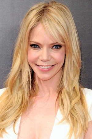 Riki Lindhome portrait