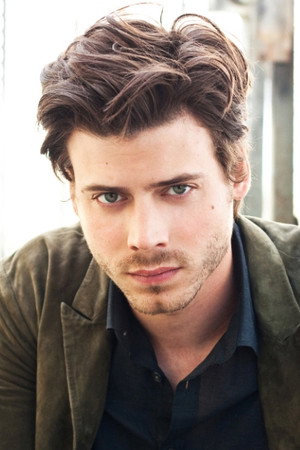 François Arnaud portrait