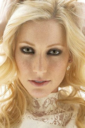 Julie Mintz portrait