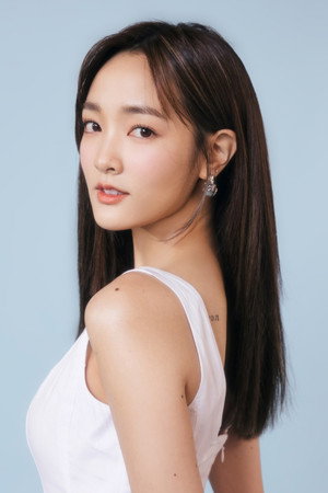 Gingle Wang portrait