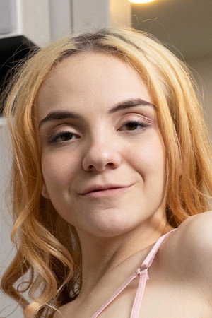 Lina Sun portrait