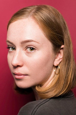 Hannah Einbinder portrait