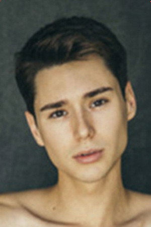 Leo Grand portrait