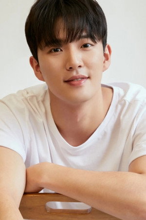Shin Ki-hwan portrait