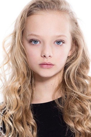 Amiah Miller portrait