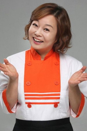 Lee Kyeong-Ae portrait