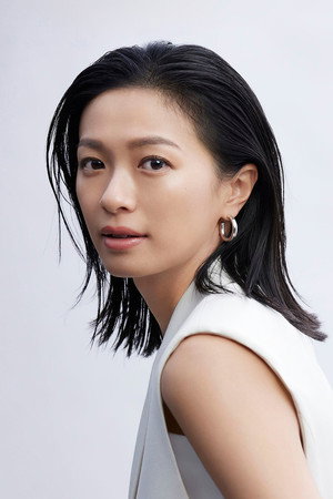 Nana Eikura portrait