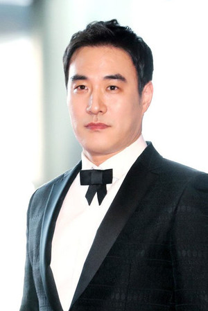 Bae Sung-woo portrait