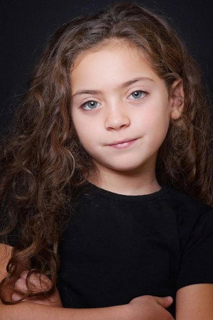 Ömrüm Nur Çamçakalli portrait