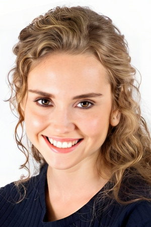 Cansu Türedi portrait