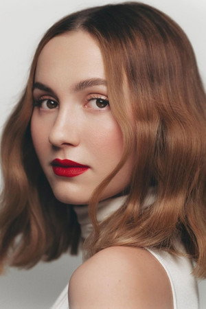 Maude Apatow portrait
