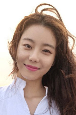 Lee Si-won portrait