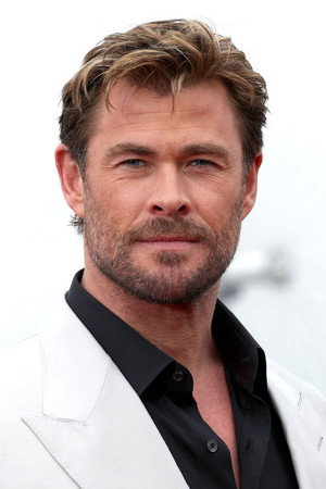 Chris Hemsworth portrait
