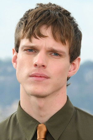 Finn Bennett portrait