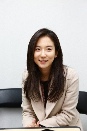 Ahn Mi-na portrait