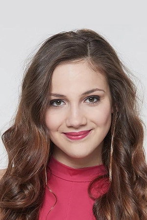 Réti Nóra portrait