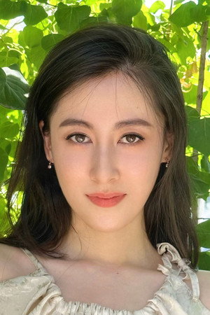 Luo Yan portrait