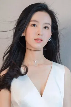 Chen Duling portrait