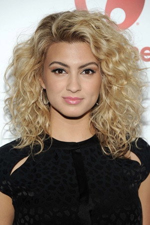Tori Kelly portrait
