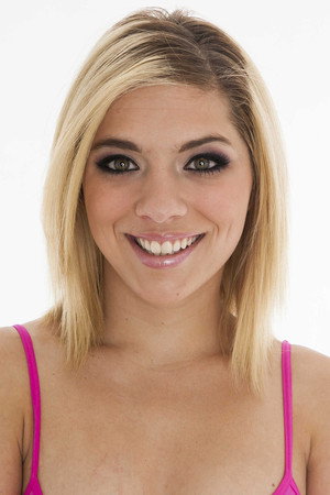 Lia Lor portrait