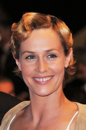 Cécile de France portrait