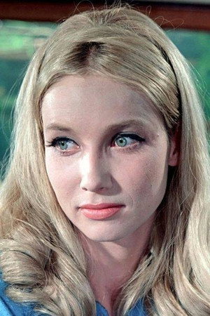 Pola Raksa portrait