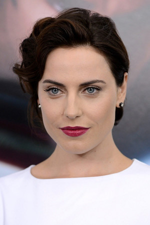 Antje Traue portrait