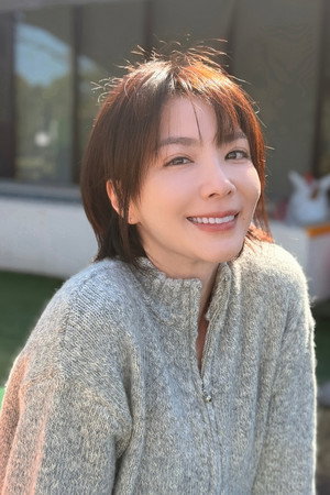 Vannesa Wang portrait