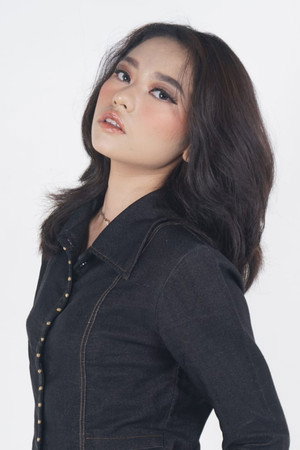 Fadya Nathania portrait