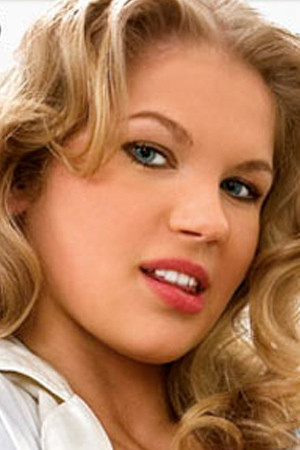 Sara Joy portrait