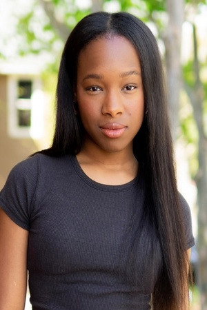 ilia jones portrait