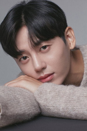 Lee Ji-hoon portrait