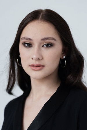Lola Tung portrait