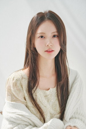 Han Yoo-eun portrait