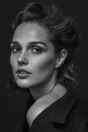 Camille Lou portrait