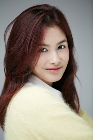 Kang Hye-jung portrait