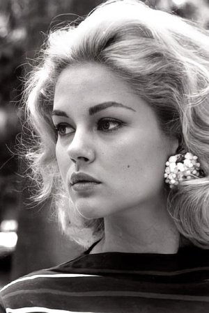 Beba Lončar portrait