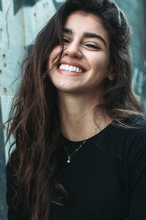 Isabela Souza portrait