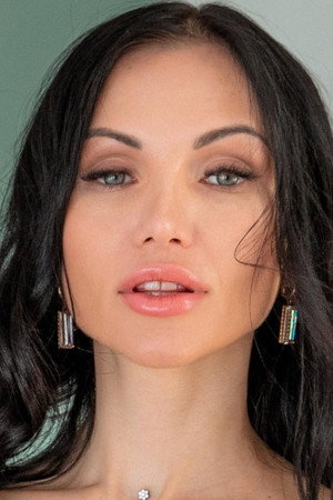 Sasha Rose portrait