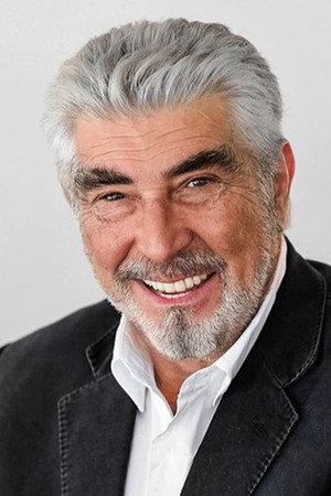Erdal Özyağcılar portrait