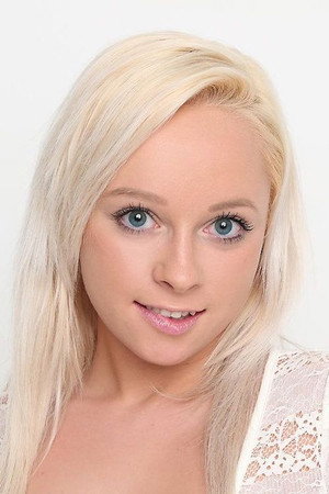 Naomi Nevena portrait